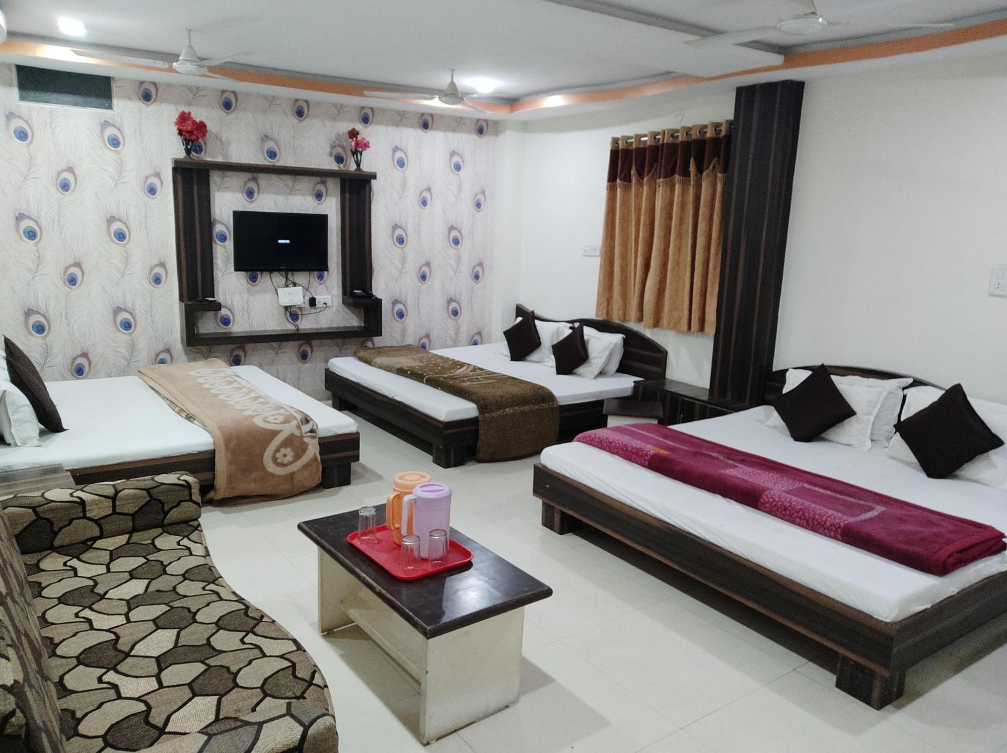 Hotel Vrandavan Palace Near Mahakal Temple Ujjain Bagian luar foto