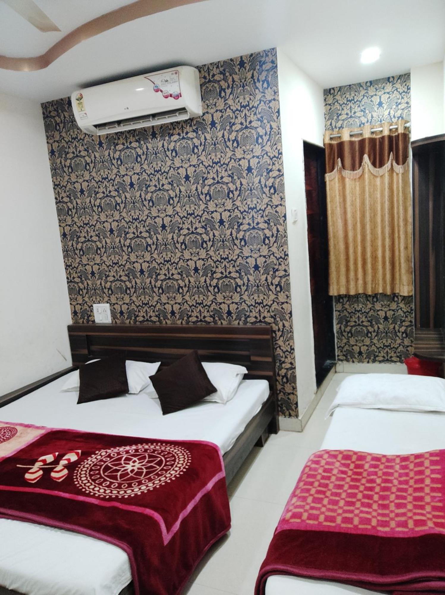 Hotel Vrandavan Palace Near Mahakal Temple Ujjain Bagian luar foto