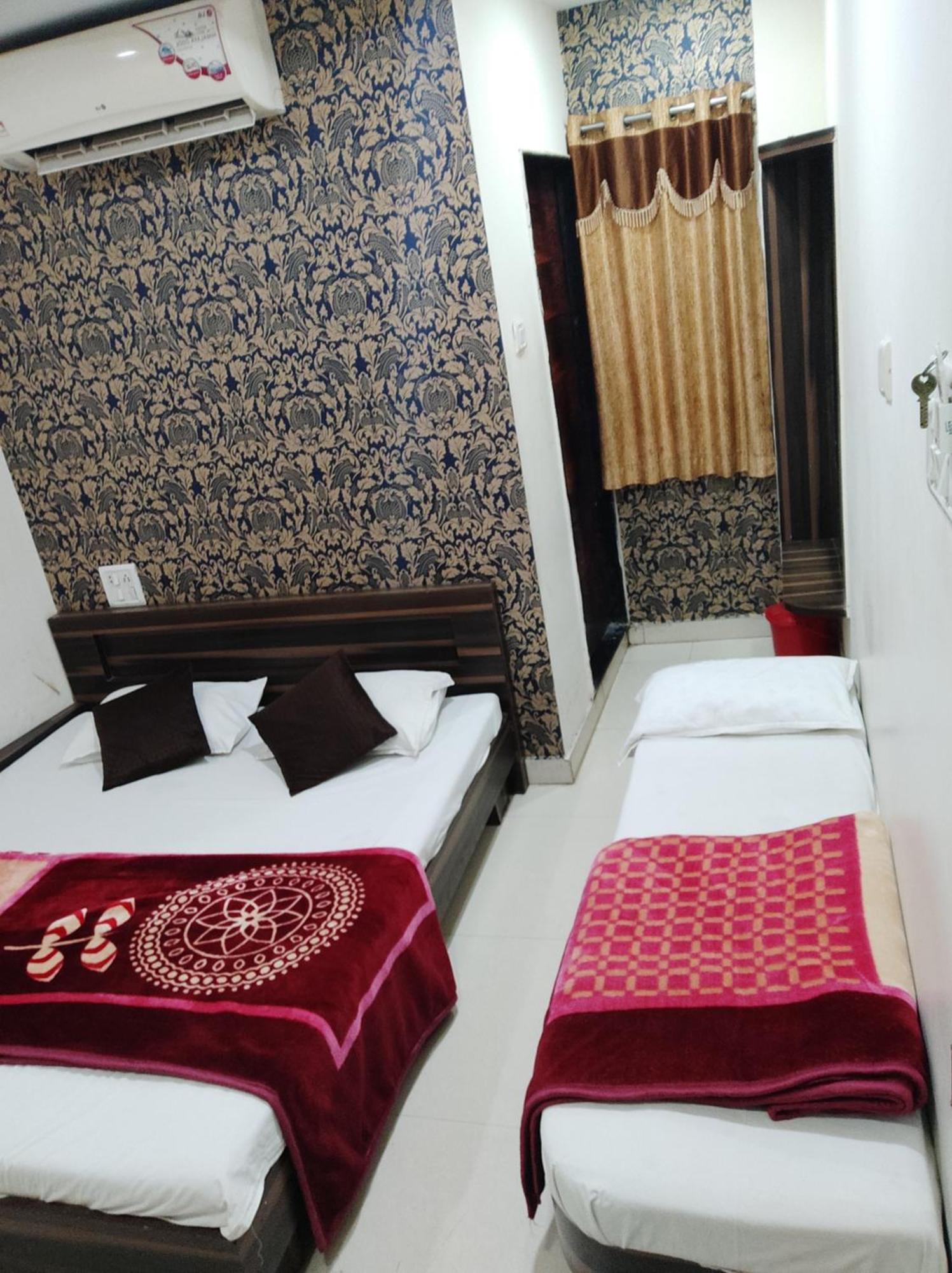 Hotel Vrandavan Palace Near Mahakal Temple Ujjain Bagian luar foto