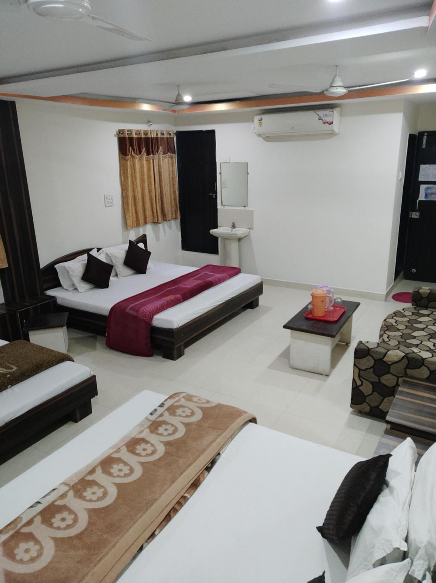 Hotel Vrandavan Palace Near Mahakal Temple Ujjain Bagian luar foto