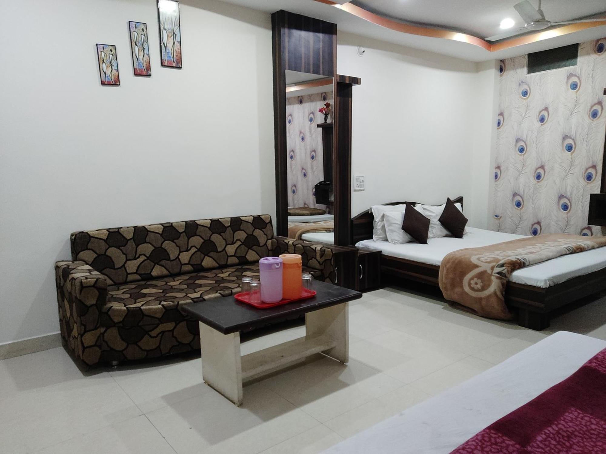 Hotel Vrandavan Palace Near Mahakal Temple Ujjain Bagian luar foto